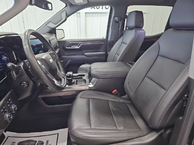 Used 2023 Chevrolet Silverado 1500 LTZ w/ LTZ Premium Package AWD/4WD image 9
