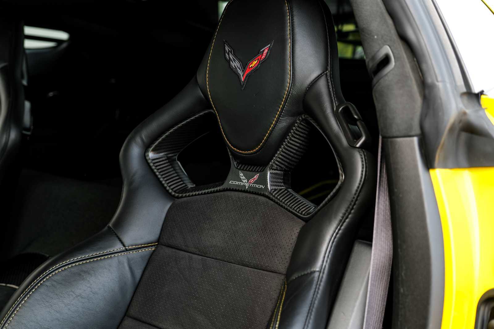 Used 2015 Chevrolet Corvette Z06 w/ 3LZ Preferred Equipment Group image 35