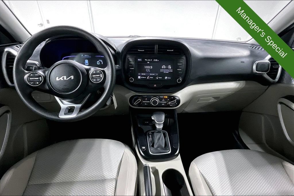 Used 2025 Kia Soul LX w/ LX Technology Package FWD image 18