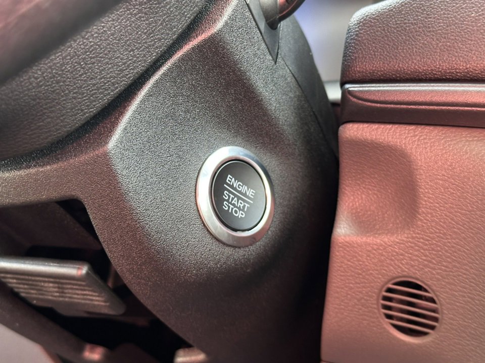 New 2026 Ford Transit 250 148 Medium Roof w/ Load Area Protection Package image 28