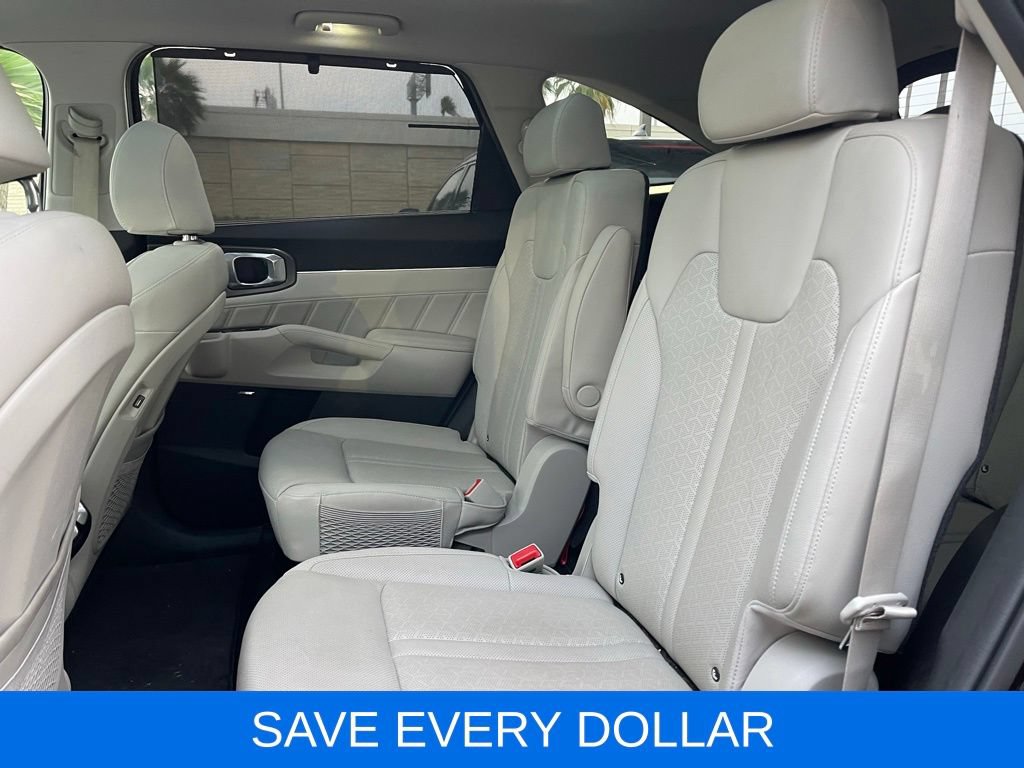 Used 2023 Kia Sorento SX Prestige AWD/4WD image 16