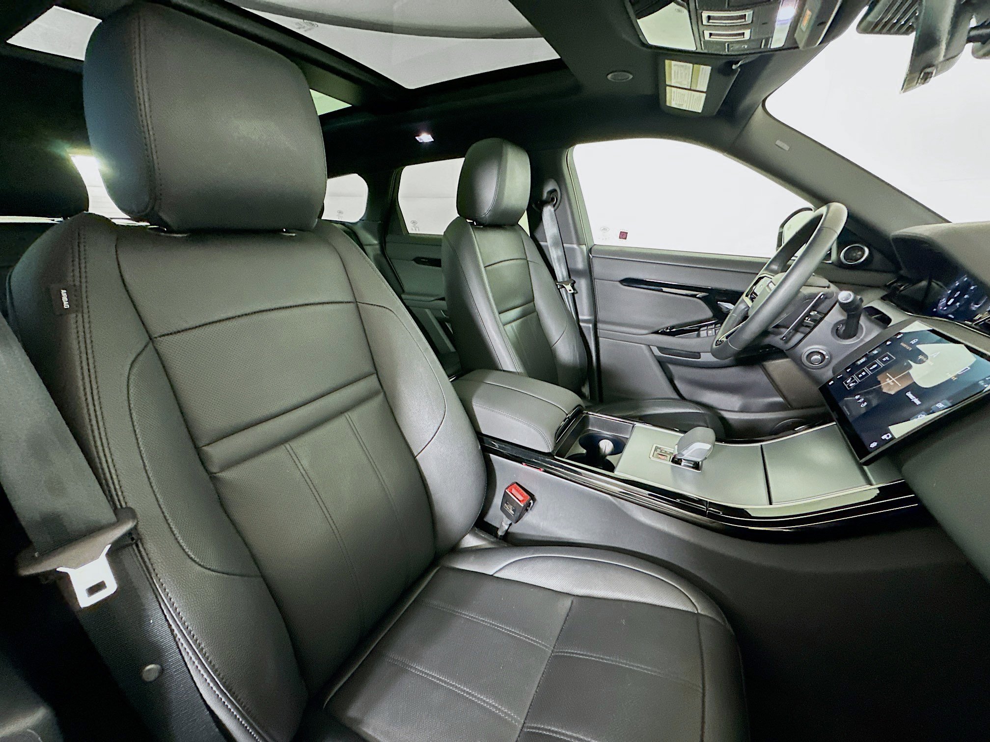 Used 2024 Land Rover Range Rover Evoque S image 33