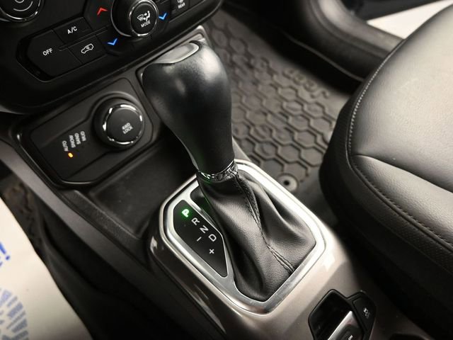 Used 2022 Jeep Renegade Limited AWD/4WD image 34