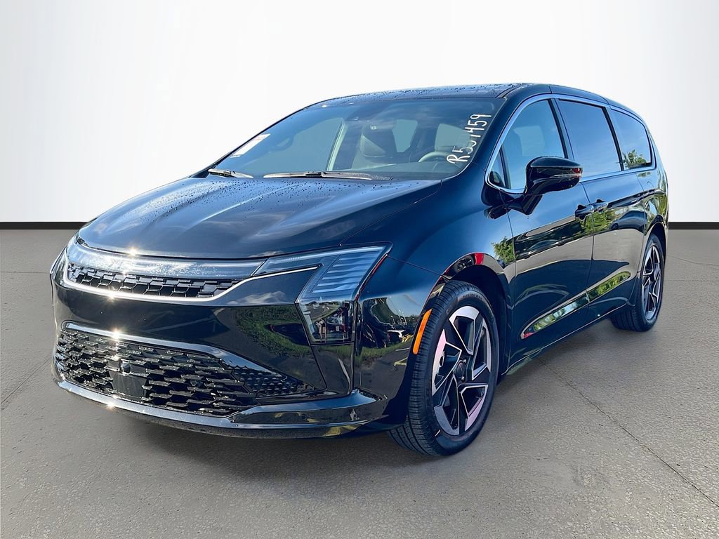 New 2027 Chrysler Pacifica Limited FWD image 3