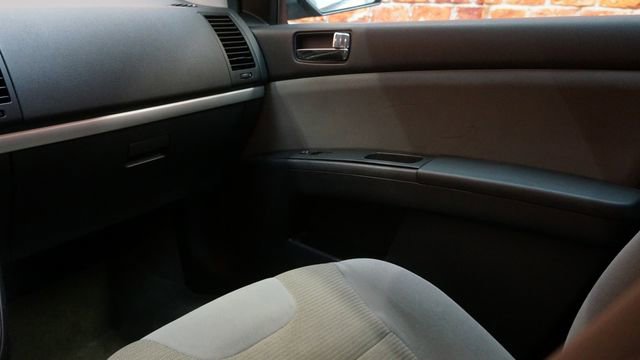 Used 2010 Nissan Sentra 2.0 SR image 32