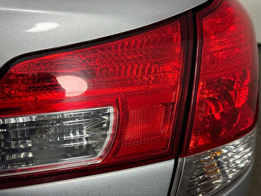 Used 2013 Subaru Outback 2.5i Limited AWD/4WD image 31