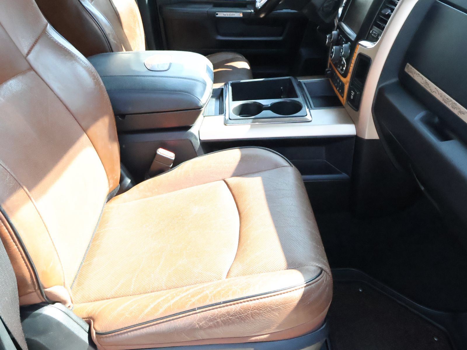 Used 2014 RAM 3500 Laramie Longhorn w/ Convenience Group AWD/4WD image 52