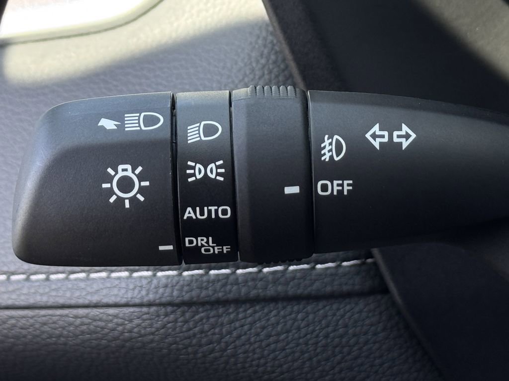 Used 2025 Toyota RAV4 XLE Premium FWD image 22