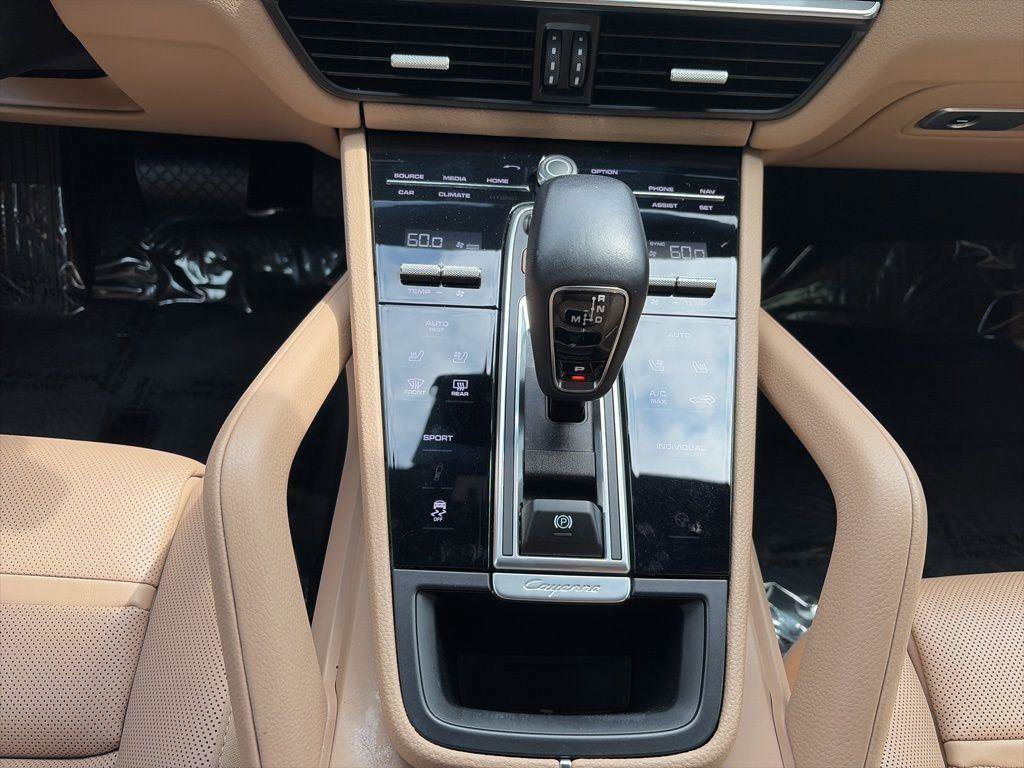 Used 2023 Porsche Cayenne Platinum Edition AWD/4WD image 13