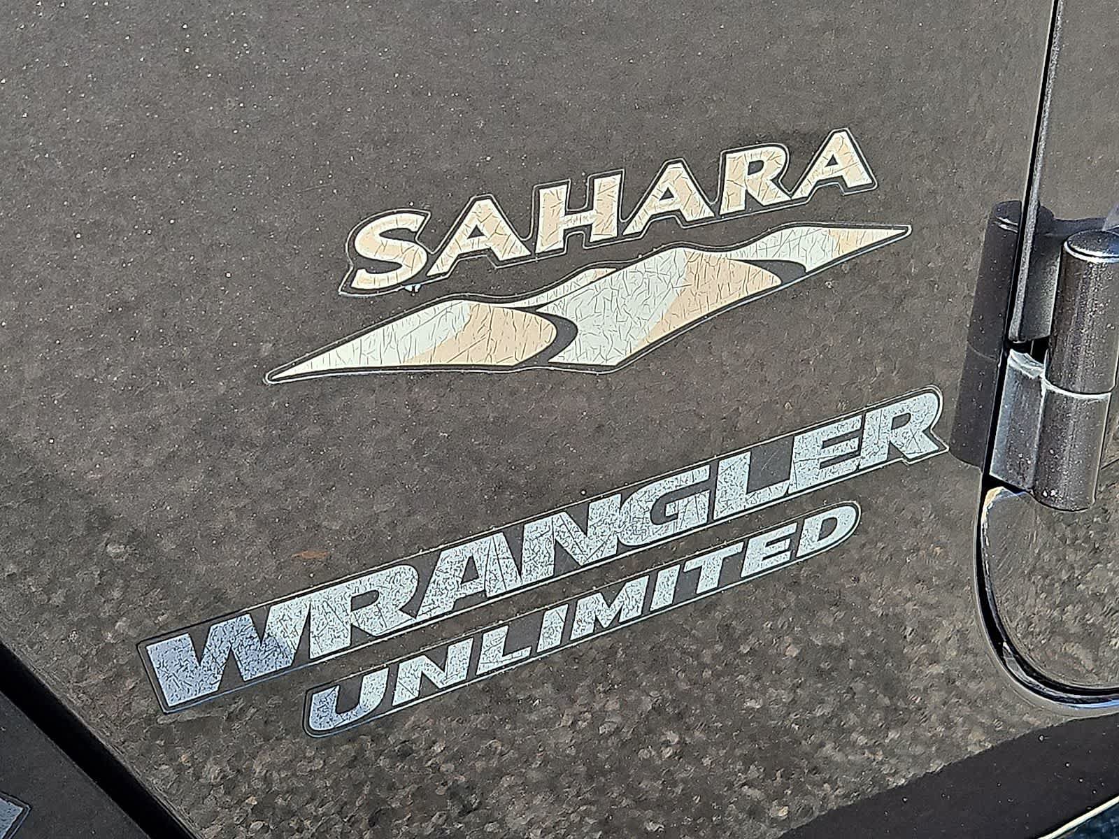 Used 2014 Jeep Wrangler Unlimited Sahara w/ Connectivity Group AWD/4WD image 33