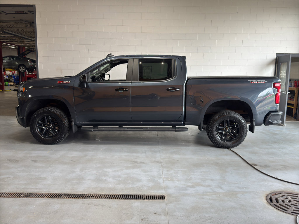 Used 2022 Chevrolet Silverado 1500 LT Trail Boss w/ Bed Protection Package AWD/4WD image 2