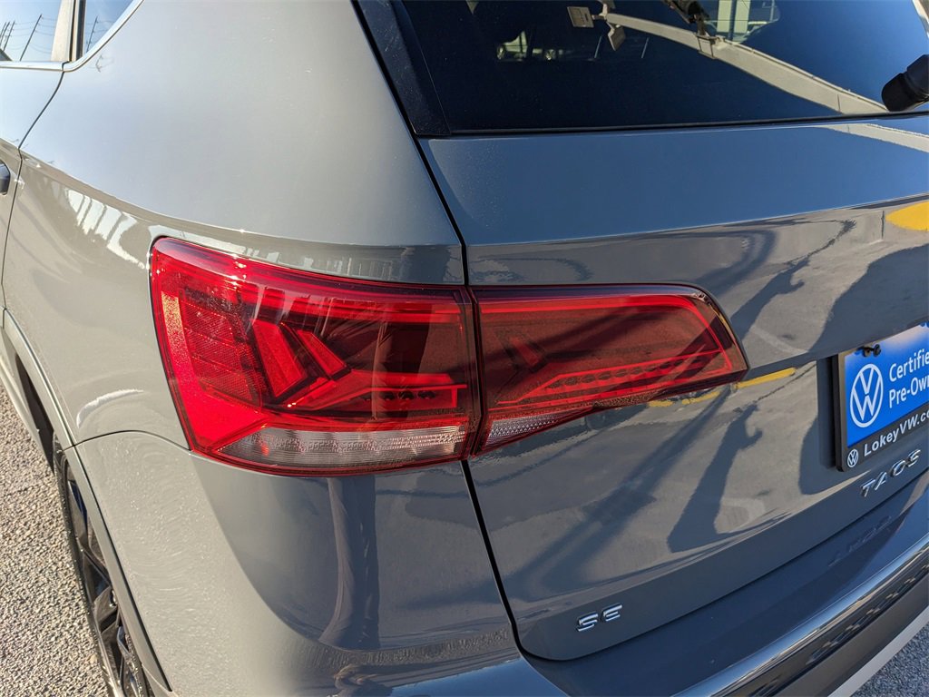 Certified 2023 Volkswagen Taos SE w/ Black Wheel Package image 11