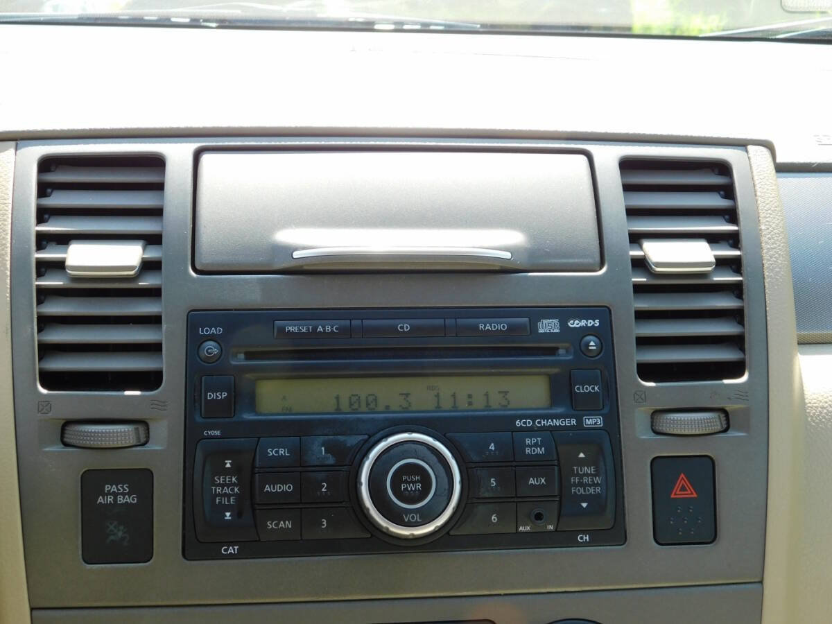 Used 2008 Nissan Versa Hatchback w/ Convenience Pkg FWD image 10