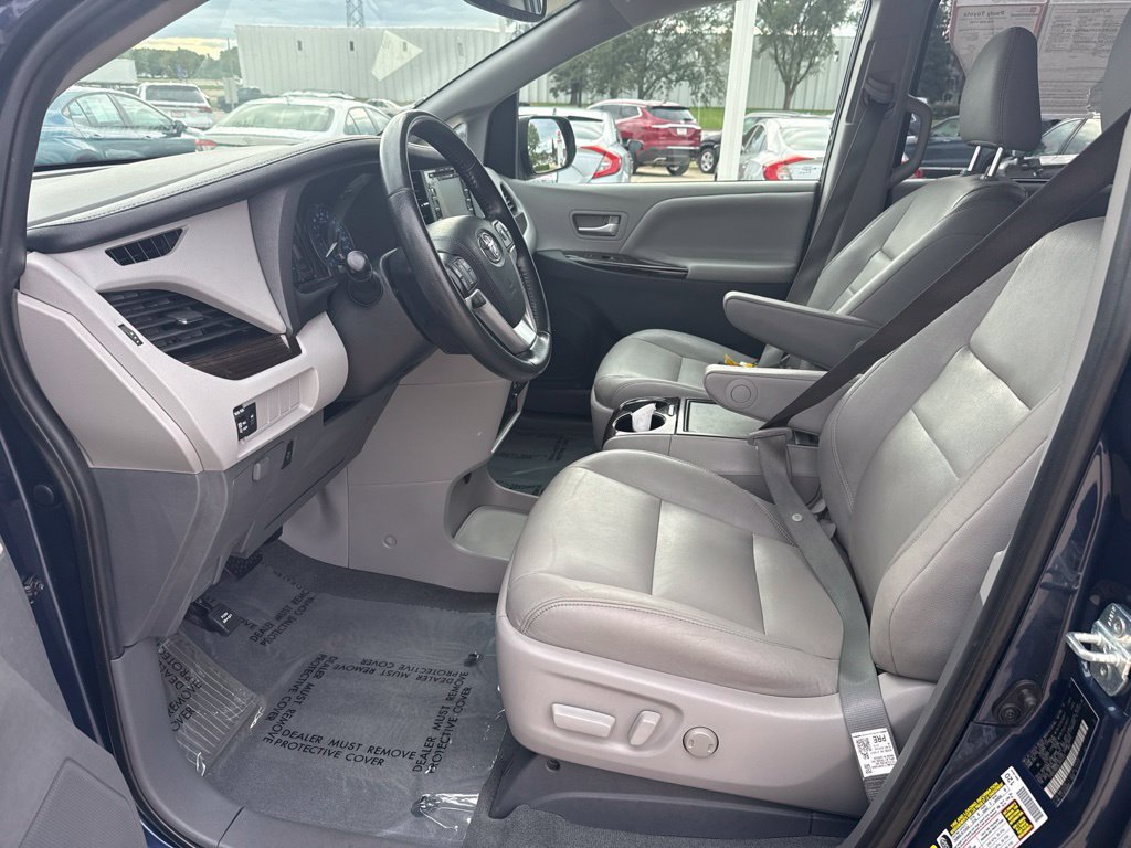 Used 2020 Toyota Sienna XLE FWD image 7