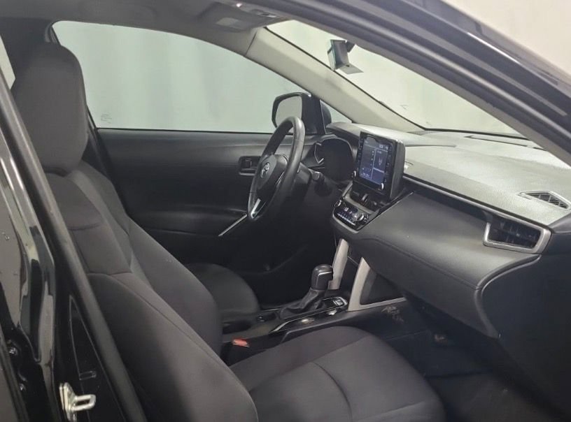 Used 2022 Toyota Corolla Cross LE FWD image 11