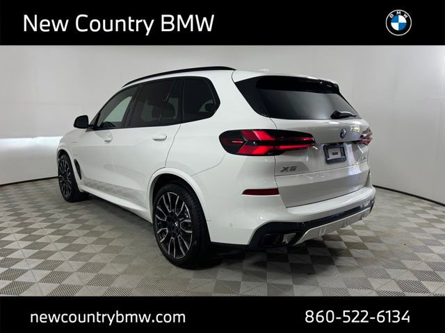 Used 2026 BMW X5 xDrive50e image 5