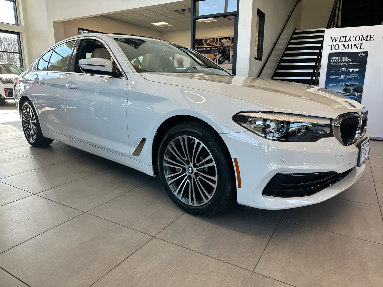 Used 2019 BMW 530i xDrive w/ Convenience Package image 2