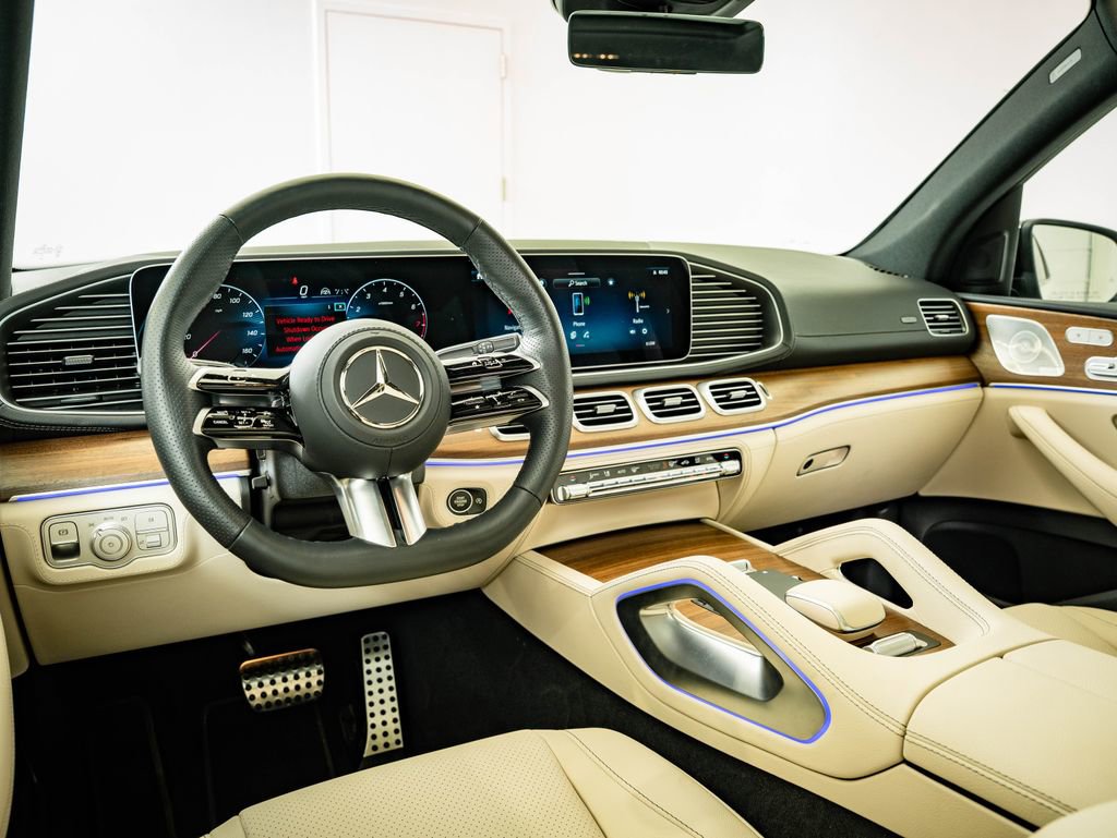 Used 2025 Mercedes-Benz GLS 450 4MATIC image 34