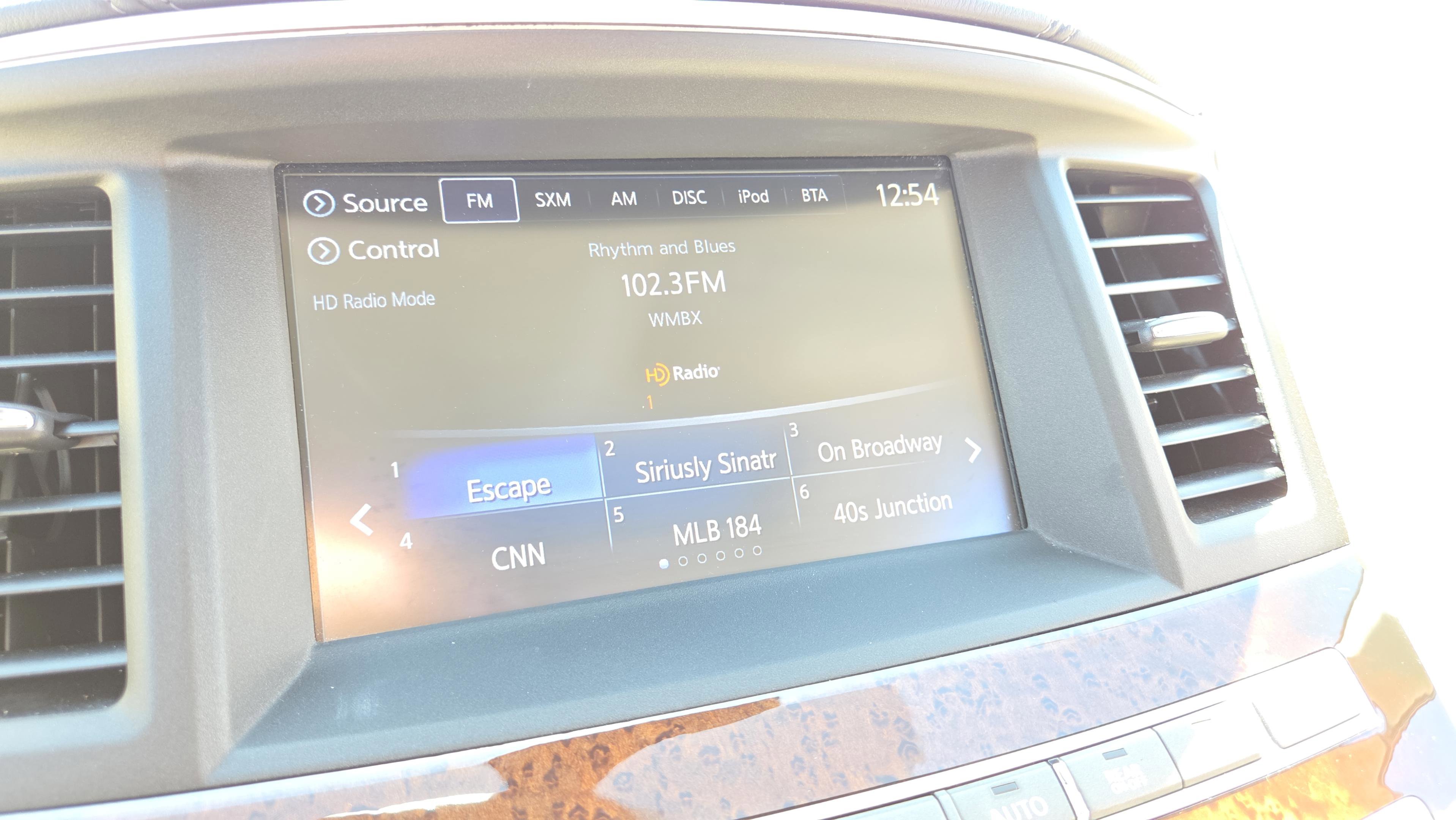 Used 2018 INFINITI QX60 Luxe w/ Deluxe Technology Package image 34