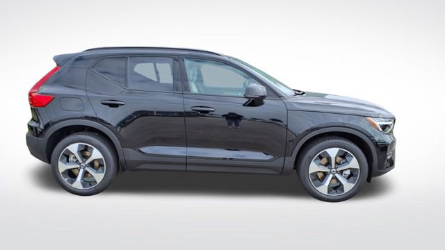 New 2026 Volvo XC40 B5 Plus w/ Protection Package Premier image 8