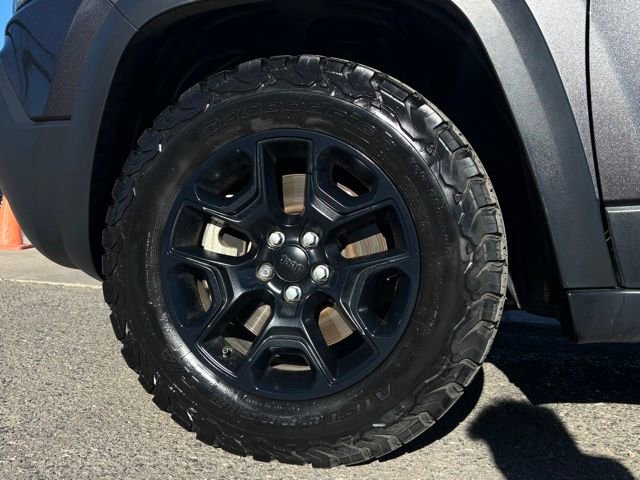 Used 2021 Jeep Cherokee Trailhawk w/ Trailer Tow Group image 27