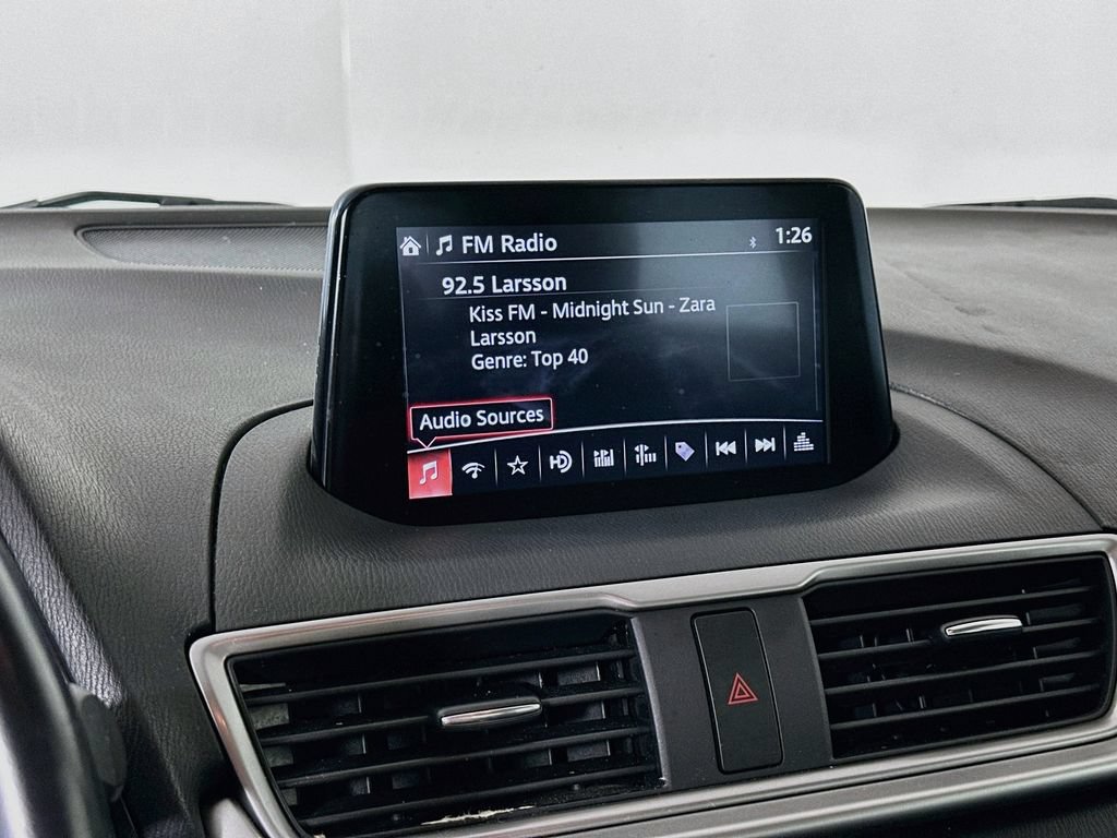 Used 2018 MAZDA MAZDA3 Touring FWD image 21
