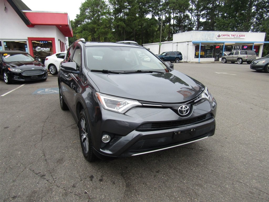 Used 2016 Toyota RAV4 XLE AWD/4WD image 10