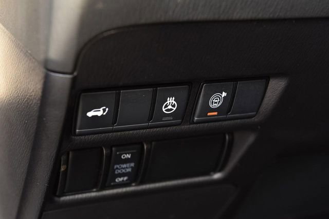 Used 2024 Nissan Armada SL image 11