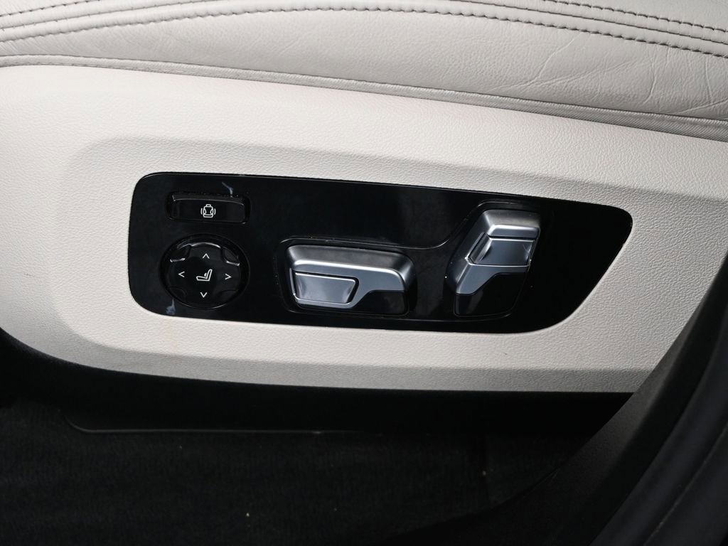 Used 2022 BMW X5 M50i w/ Executive Package image 12