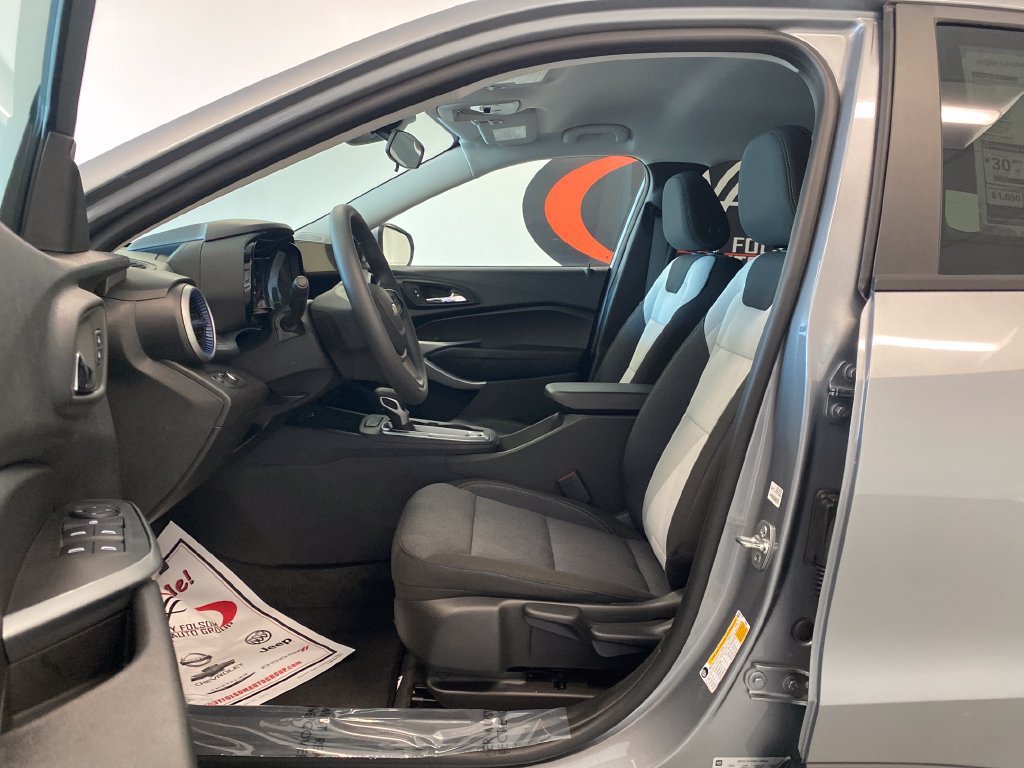 New 2026 Chevrolet Trax LS w/ LS Convenience Package FWD image 12
