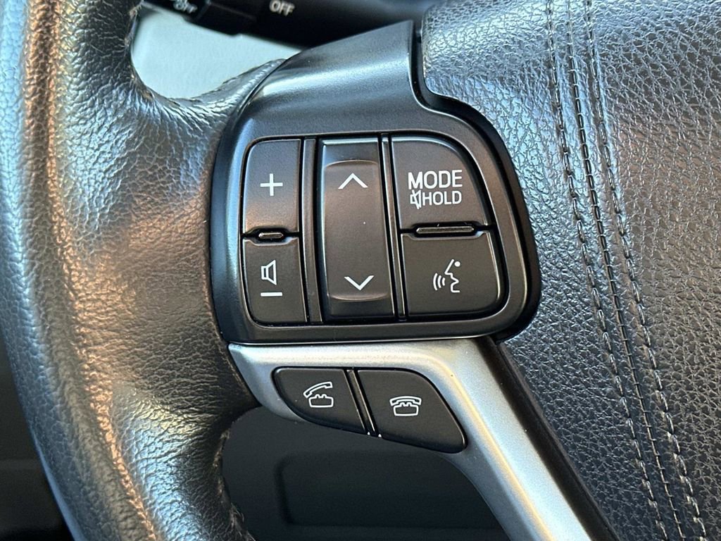 Used 2015 Toyota Sienna Limited image 16