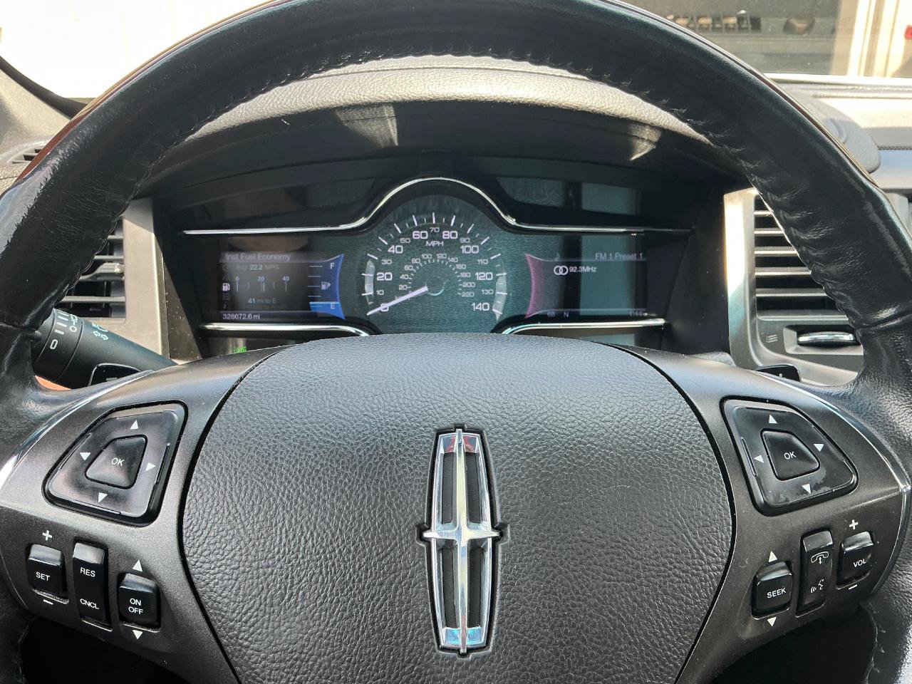 Used 2013 Lincoln MKS AWD image 20