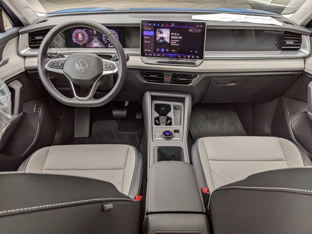 New 2025 Volkswagen Tiguan SE image 12
