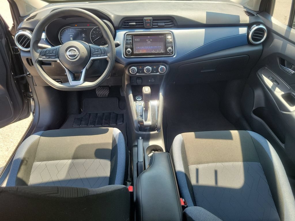 Used 2025 Nissan Versa SV FWD image 10