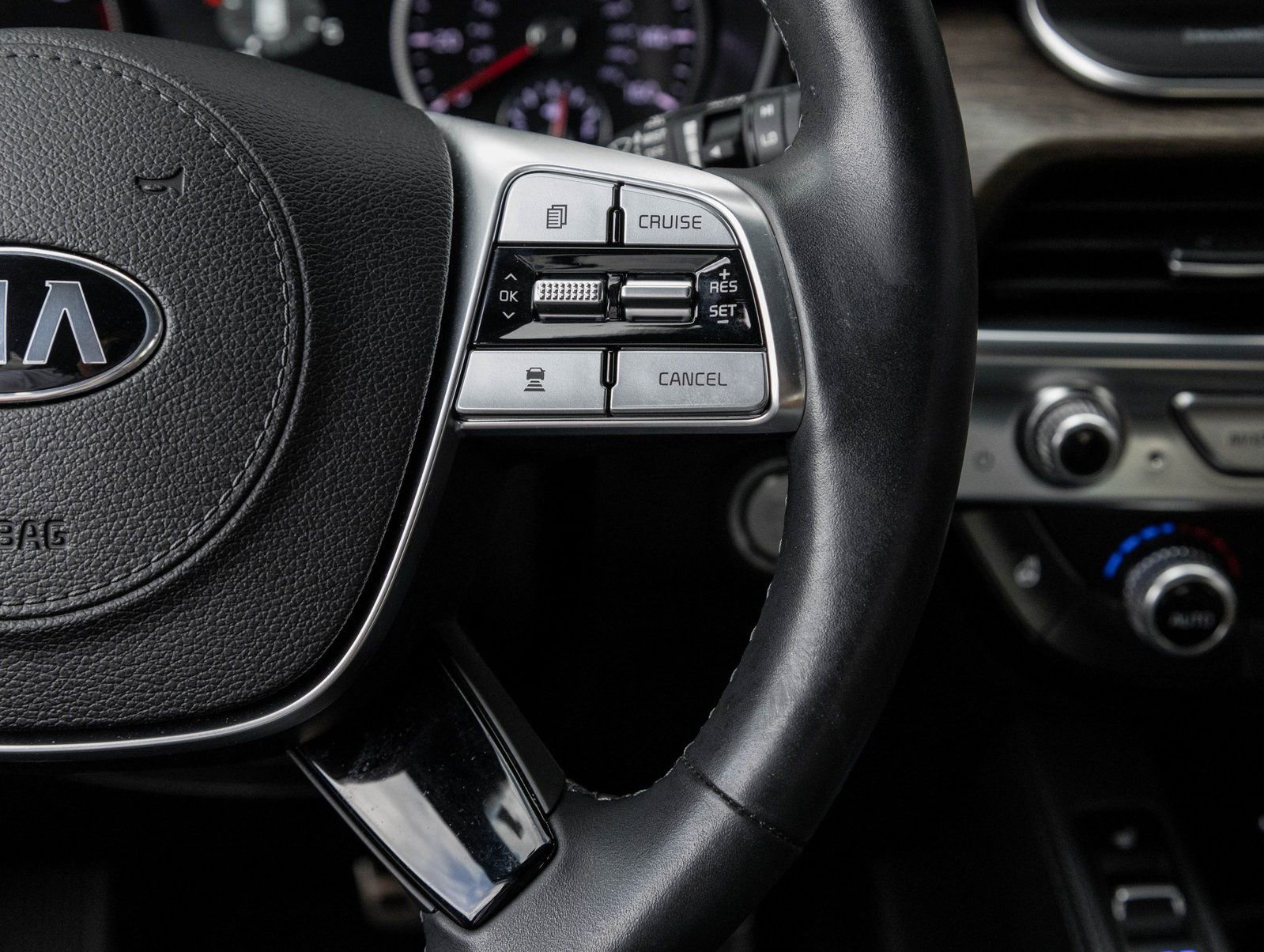 Used 2020 Kia Telluride SX w/ SX Prestige Package image 16