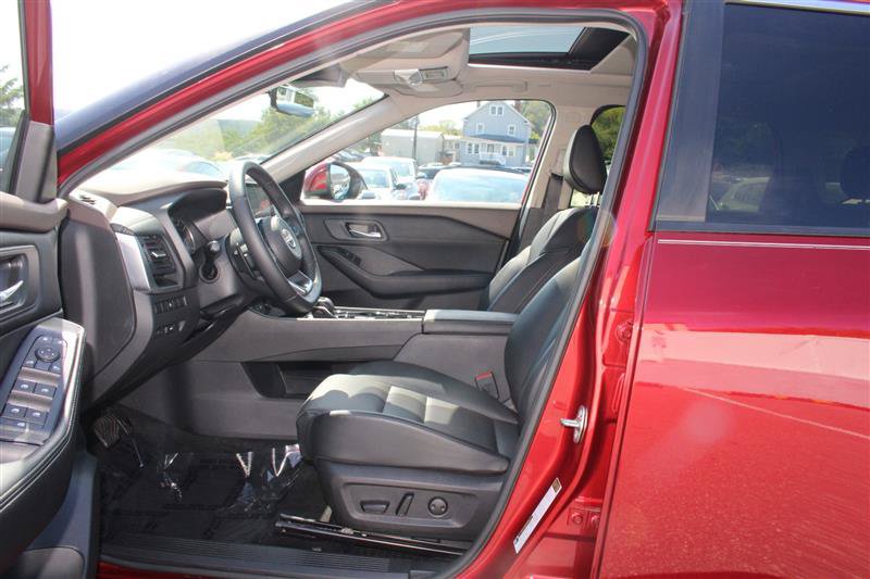 Used 2023 Nissan Rogue SV w/ SV Premium B Package AWD/4WD image 11