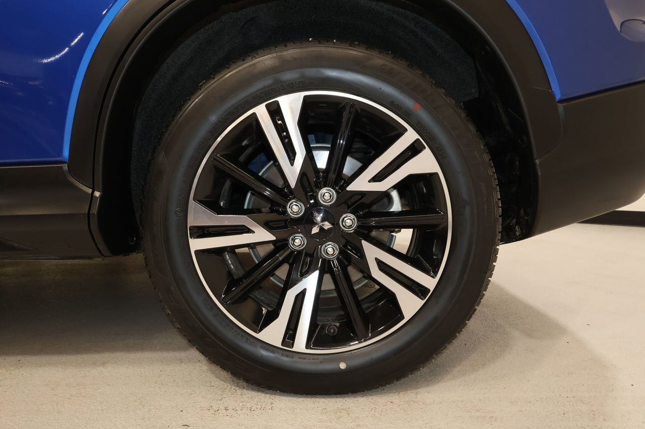 Used 2025 Mitsubishi Eclipse Cross Black Edition image 33