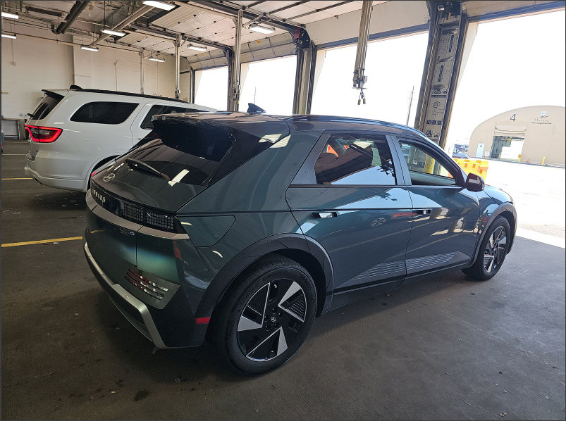 Used 2025 Hyundai Ioniq 5 SEL AWD/4WD image 8