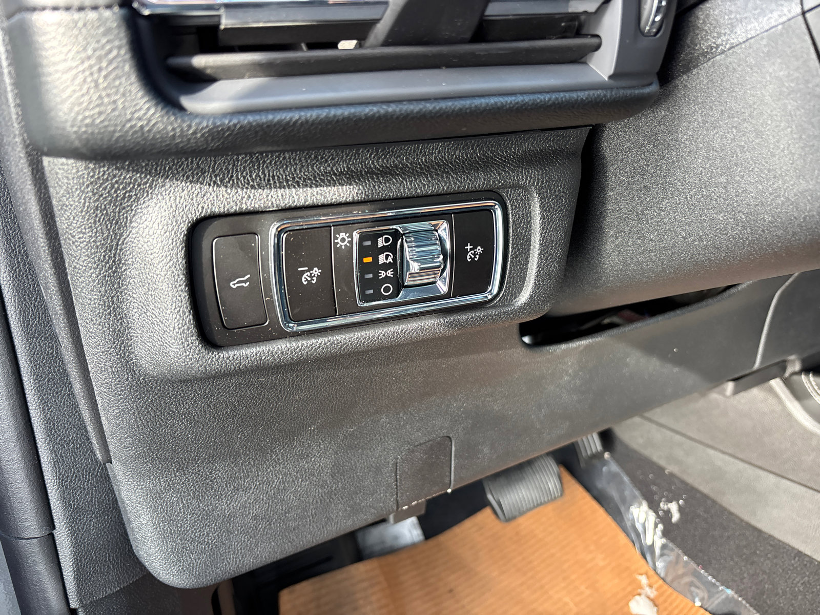 New 2026 Lincoln Corsair Premiere image 14