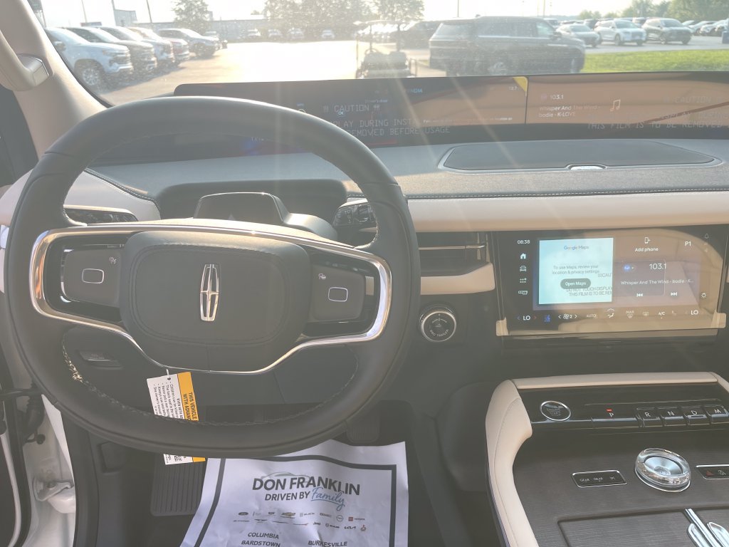 New 2027 Lincoln Navigator Reserve AWD/4WD image 16