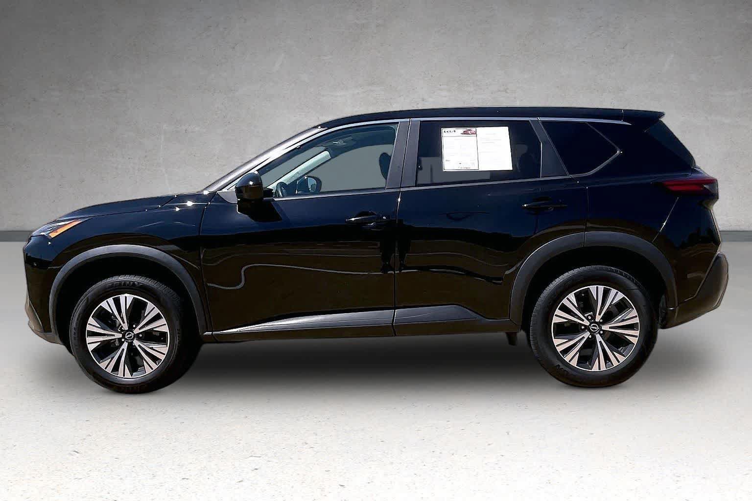 Used 2023 Nissan Rogue SV FWD image 3