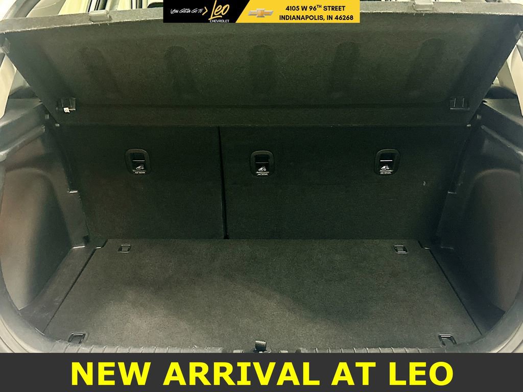 Used 2023 Hyundai Venue SEL image 24