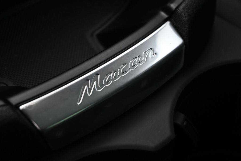 Certified 2026 Porsche Macan Turbo AWD/4WD image 19