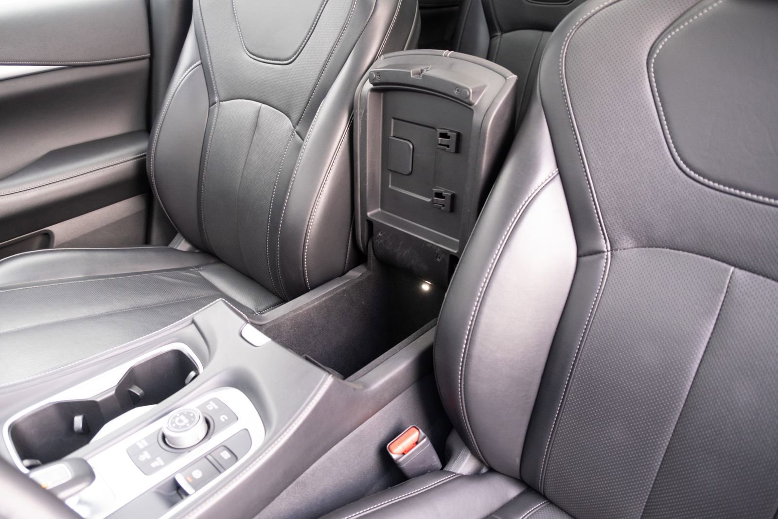 Used 2024 INFINITI QX60 Luxe AWD/4WD image 10