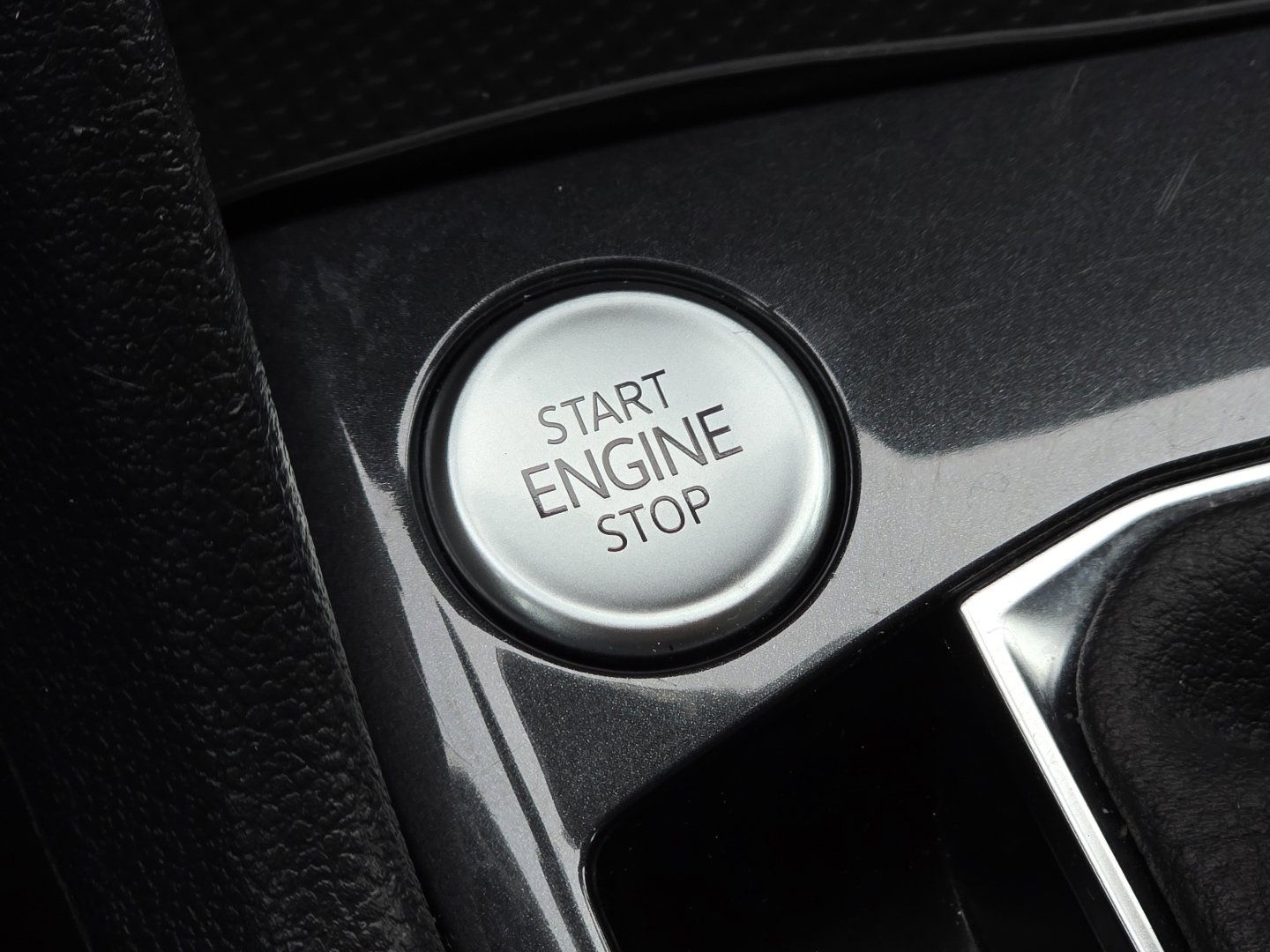 Used 2024 Volkswagen Tiguan S image 10