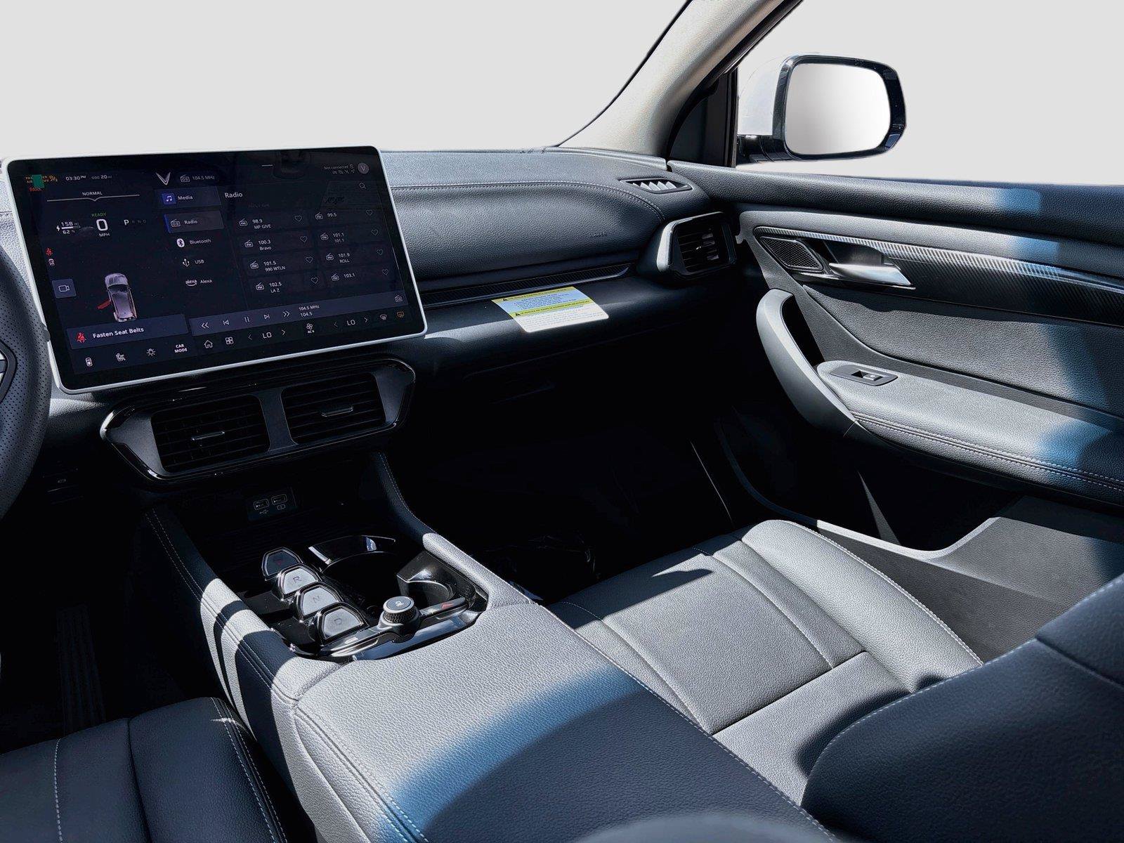 New 2027 VinFast VF 8 Eco AWD/4WD image 22