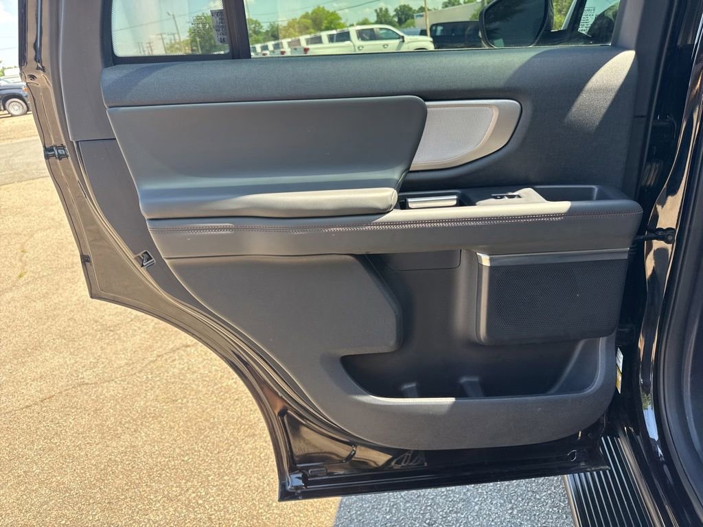 Used 2025 Ford Expedition Active AWD/4WD image 30