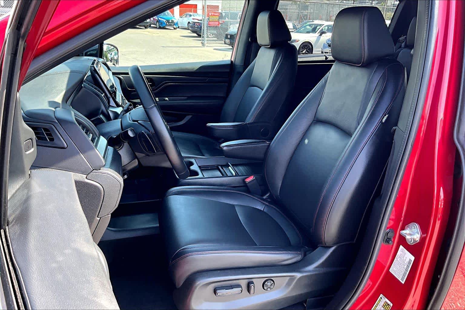 Used 2023 Honda Odyssey Sport image 8