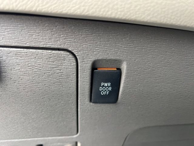 Used 2016 Toyota Sienna XLE image 11