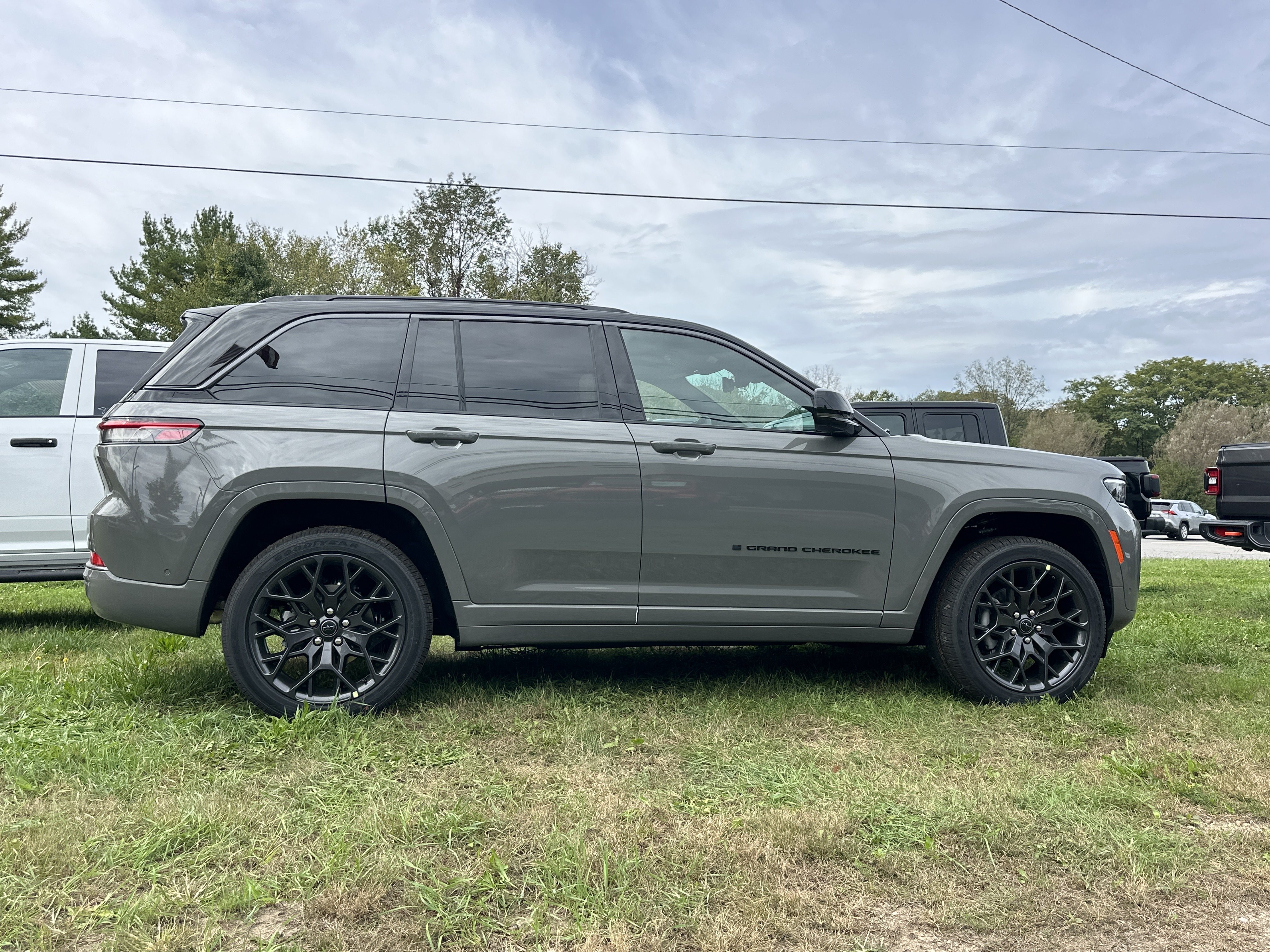 New 2027 Jeep Grand Cherokee Summit AWD/4WD image 21